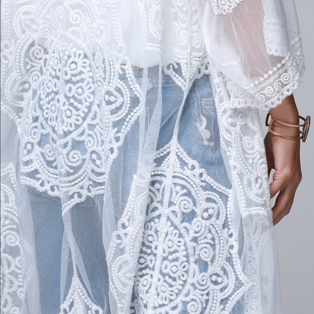 Baroque Lace Kimono - Picture 3 of 3